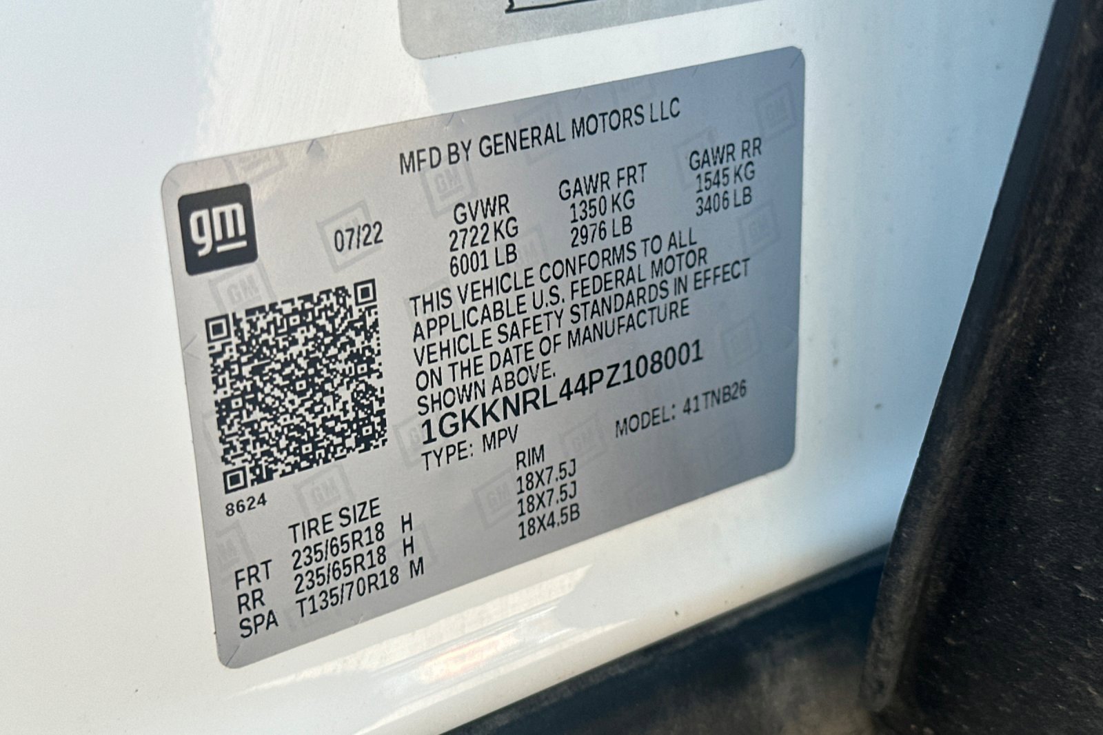 Used 2023 GMC Acadia SLE image 32