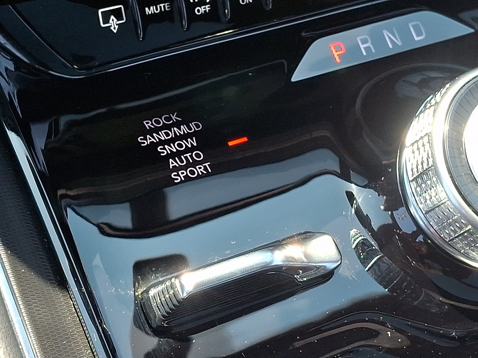 Used 2025 Jeep Grand Wagoneer Series II Obsidian w/ Quick Order Packagew 28T AWD/4WD image 32