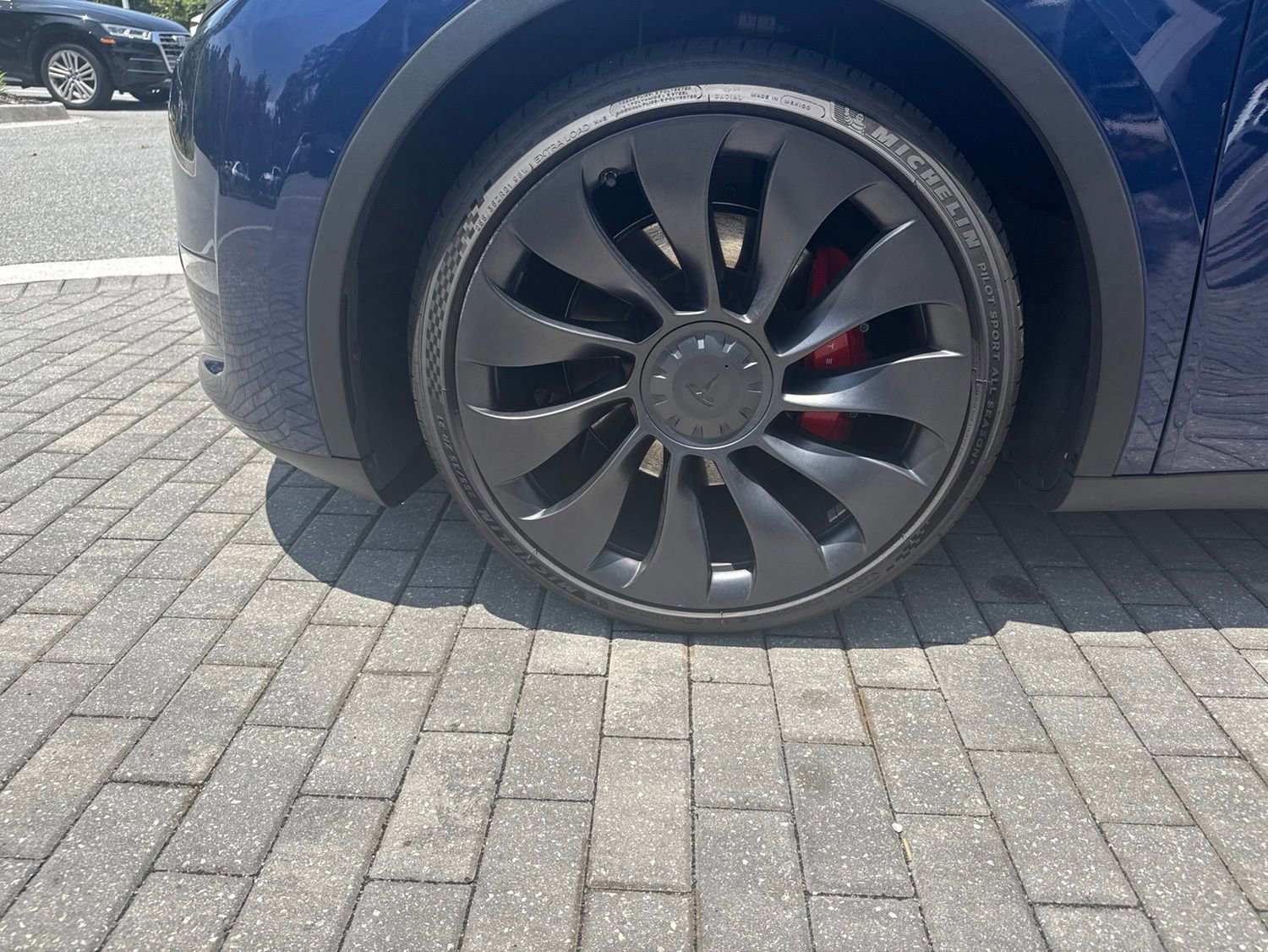 Used 2023 Tesla Model Y Performance AWD/4WD image 24