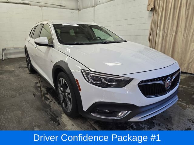 Used 2018 Buick Regal Preferred w/ Sights and Sounds Package image 4