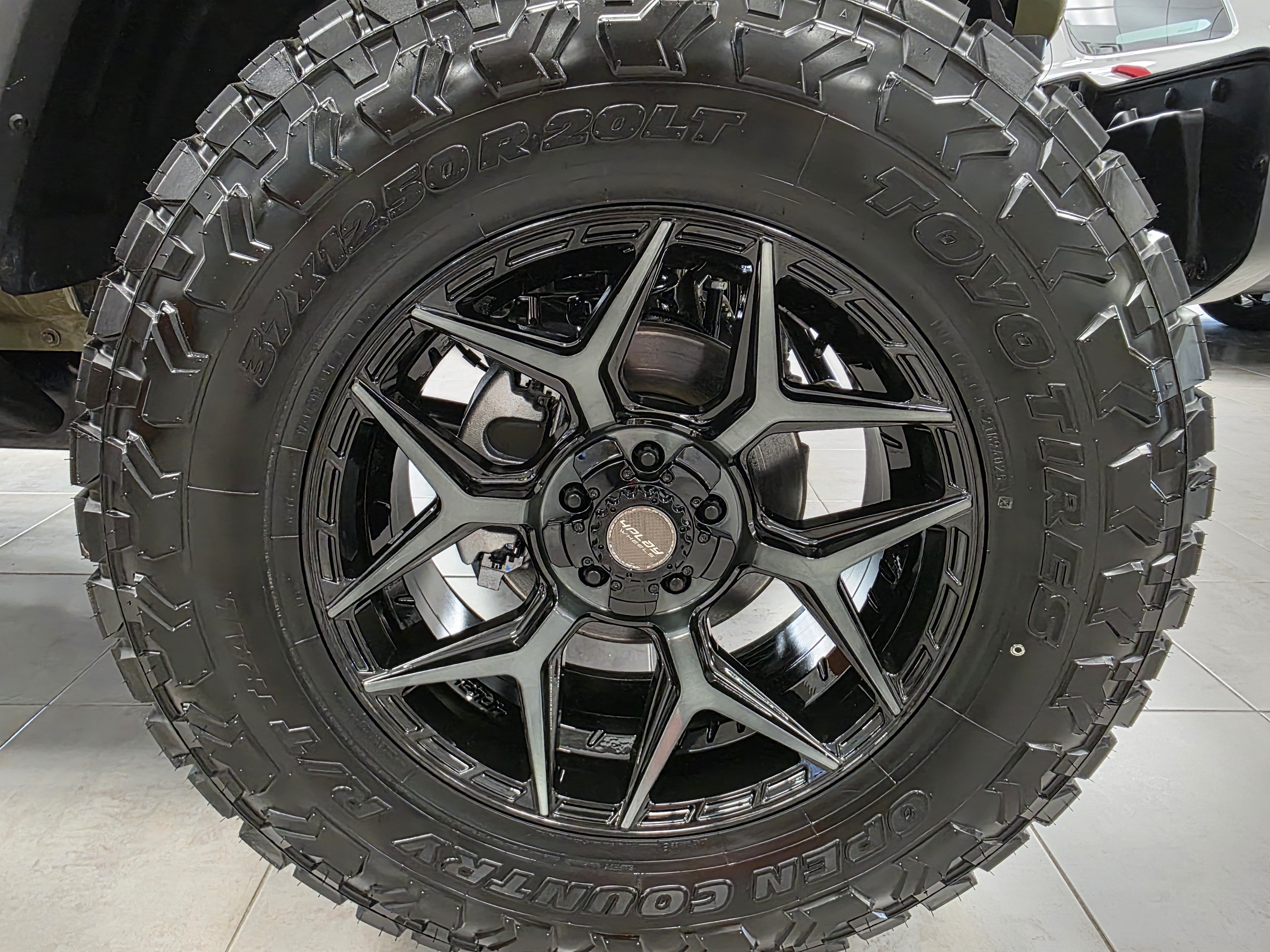 New 2026 Jeep Gladiator Rubicon w/ Technology Group AWD/4WD image 5