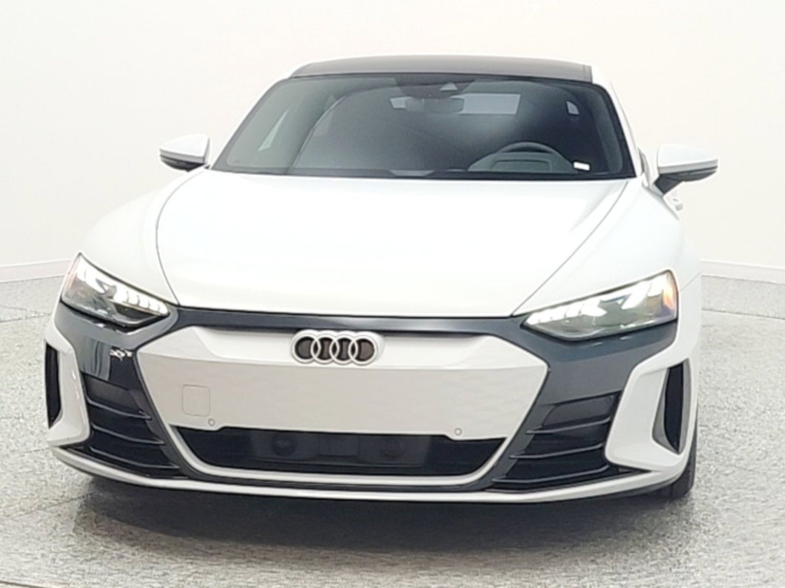 Used 2023 Audi e-tron GT Premium Plus image 2