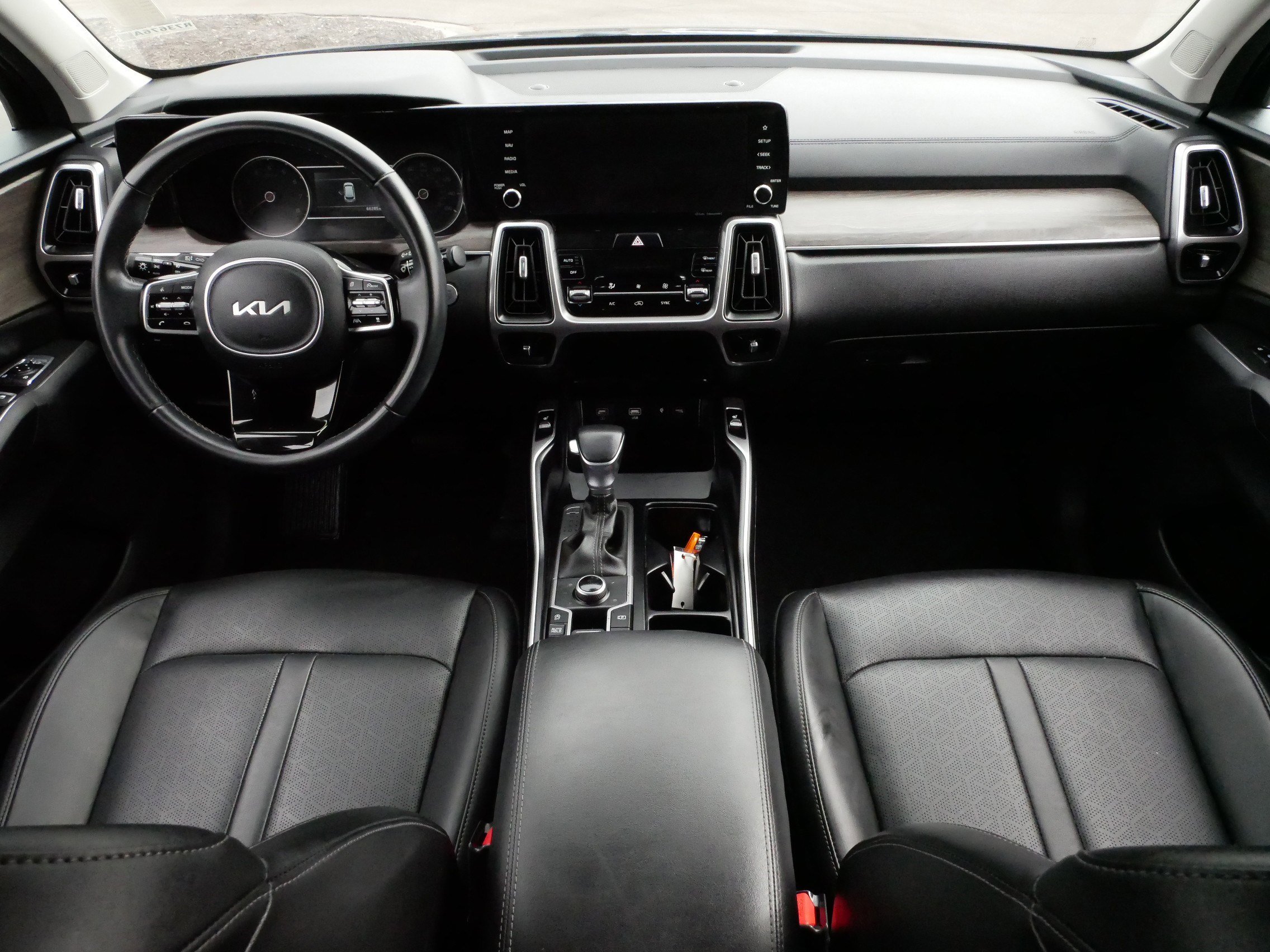 Used 2023 Kia Sorento X-Line EX image 10