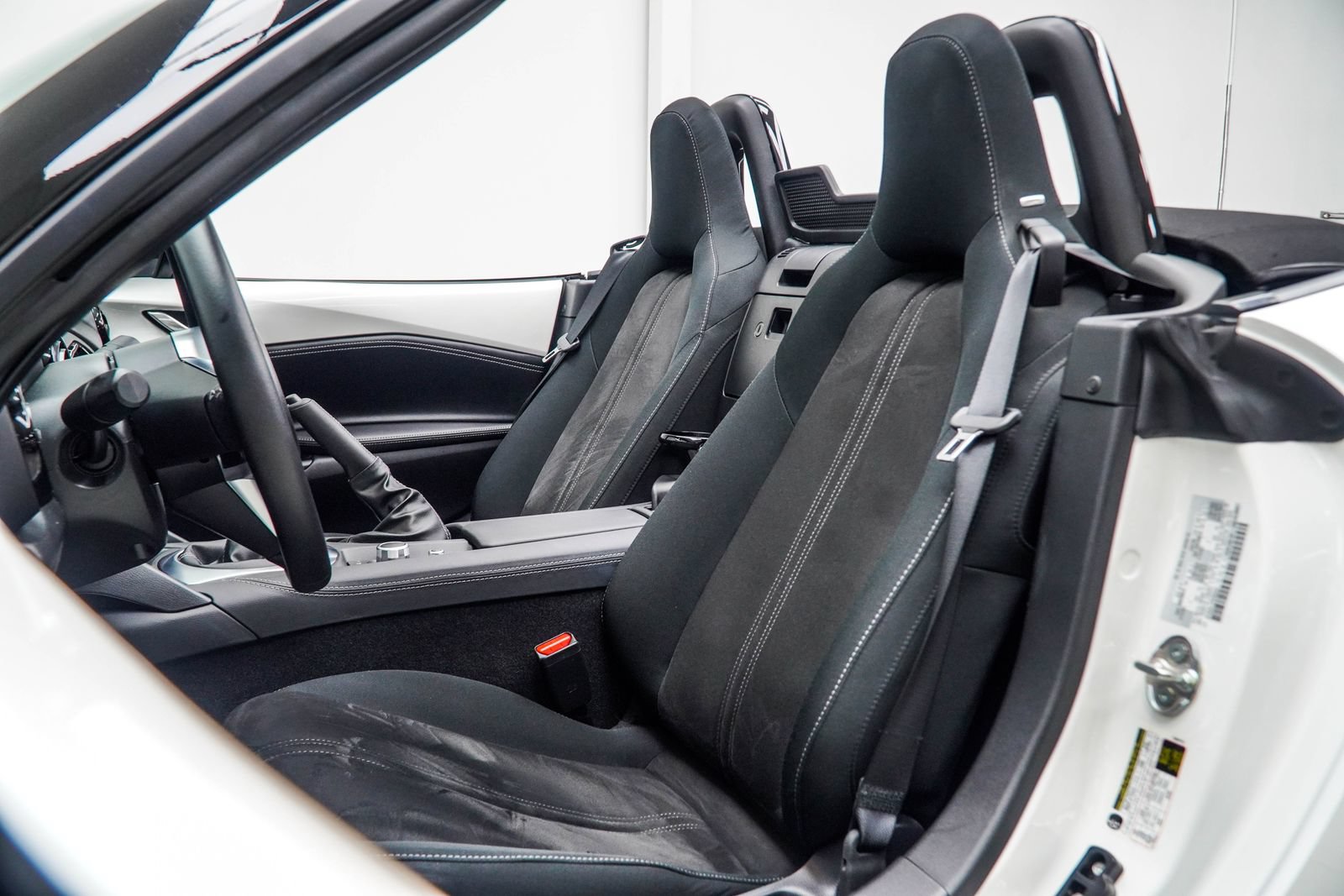 Used 2025 MAZDA MX-5 Miata Club RWD image 37