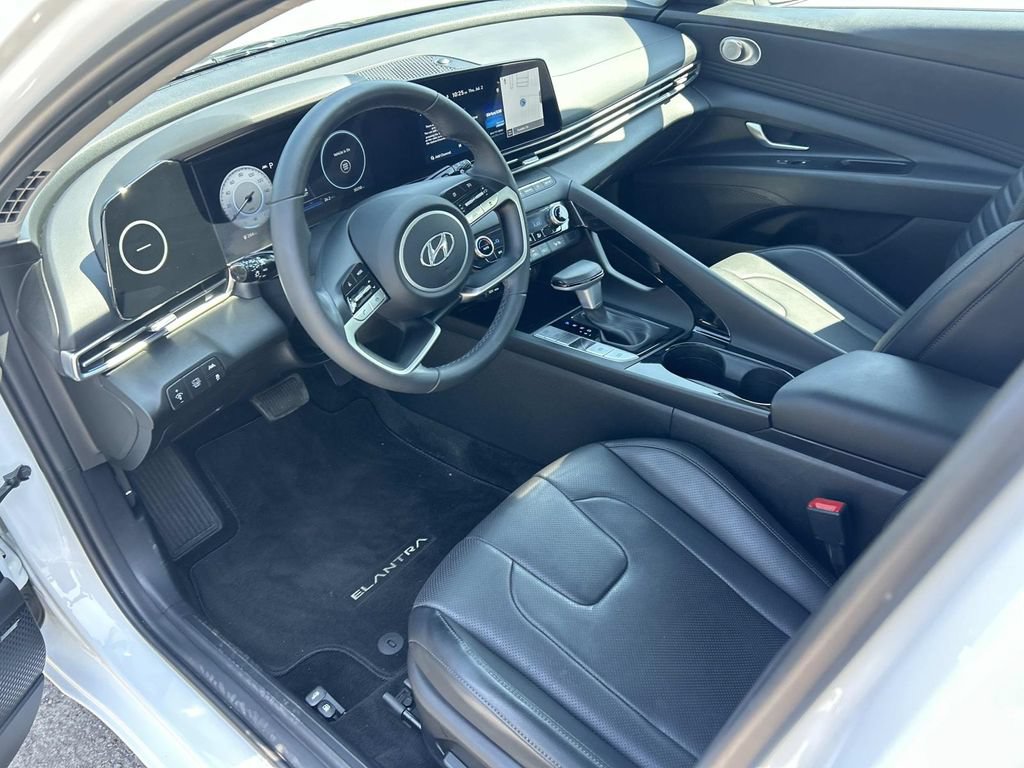 Certified 2023 Hyundai Elantra Limited FWD image 14