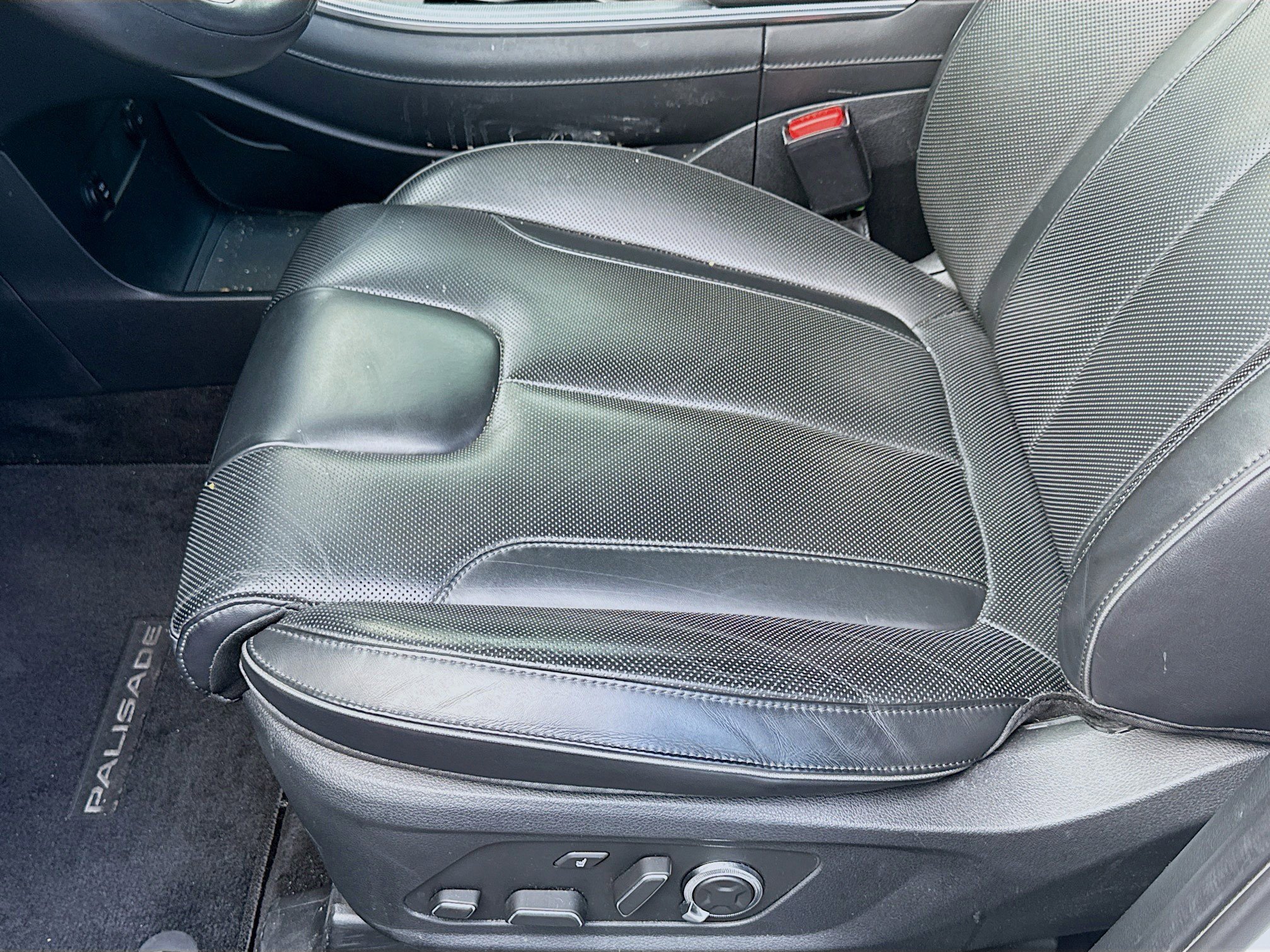Used 2023 Hyundai Palisade Calligraphy image 17