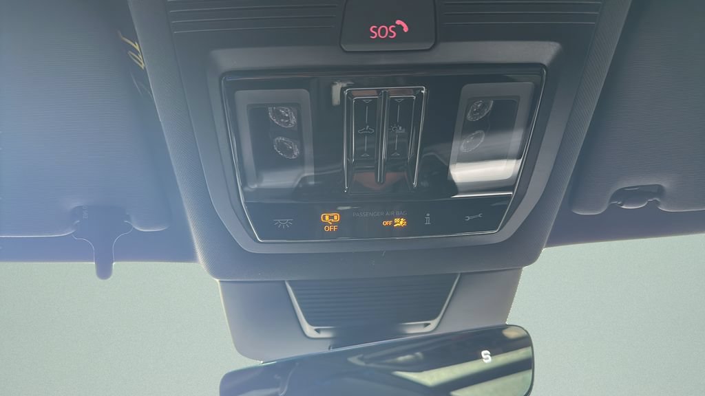 New 2026 Volkswagen Tiguan SE R-Line FWD image 25