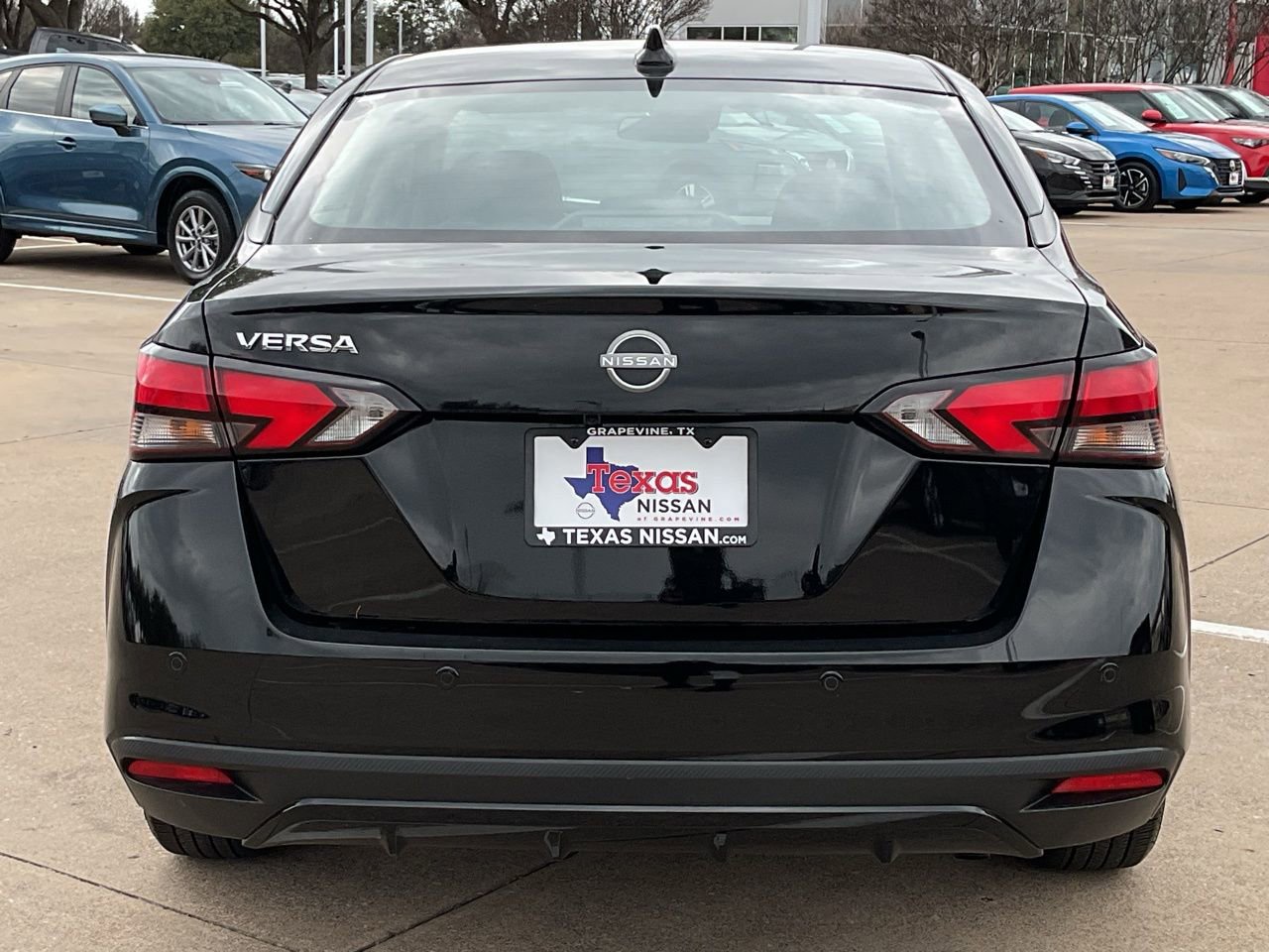 Used 2025 Nissan Versa SV image 6