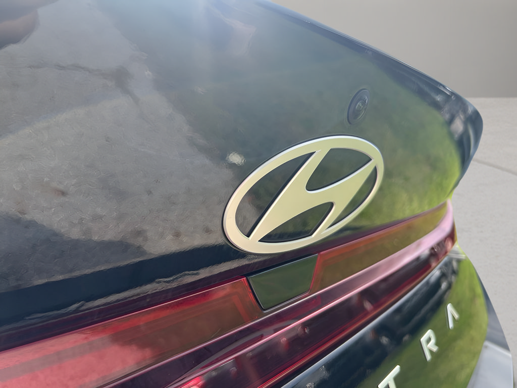 Used 2026 Hyundai Elantra SE FWD image 33