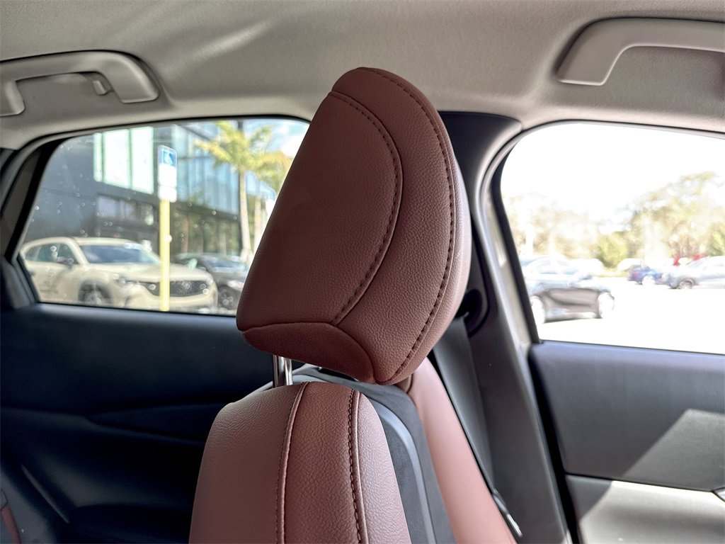 New 2024 MAZDA CX-30 Carbon image 21