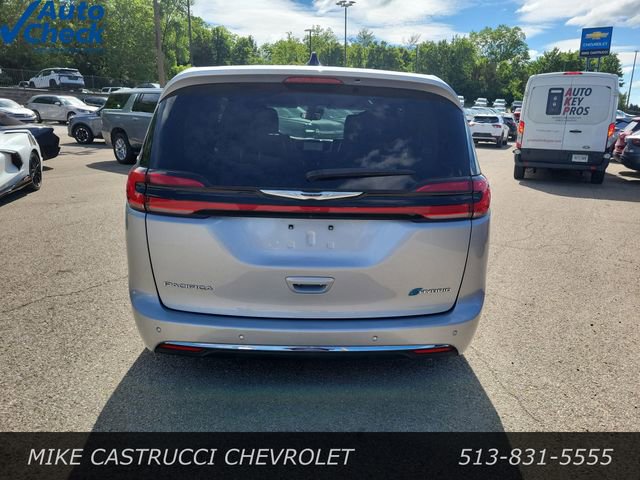 Used 2023 Chrysler Pacifica Touring-L FWD image 4