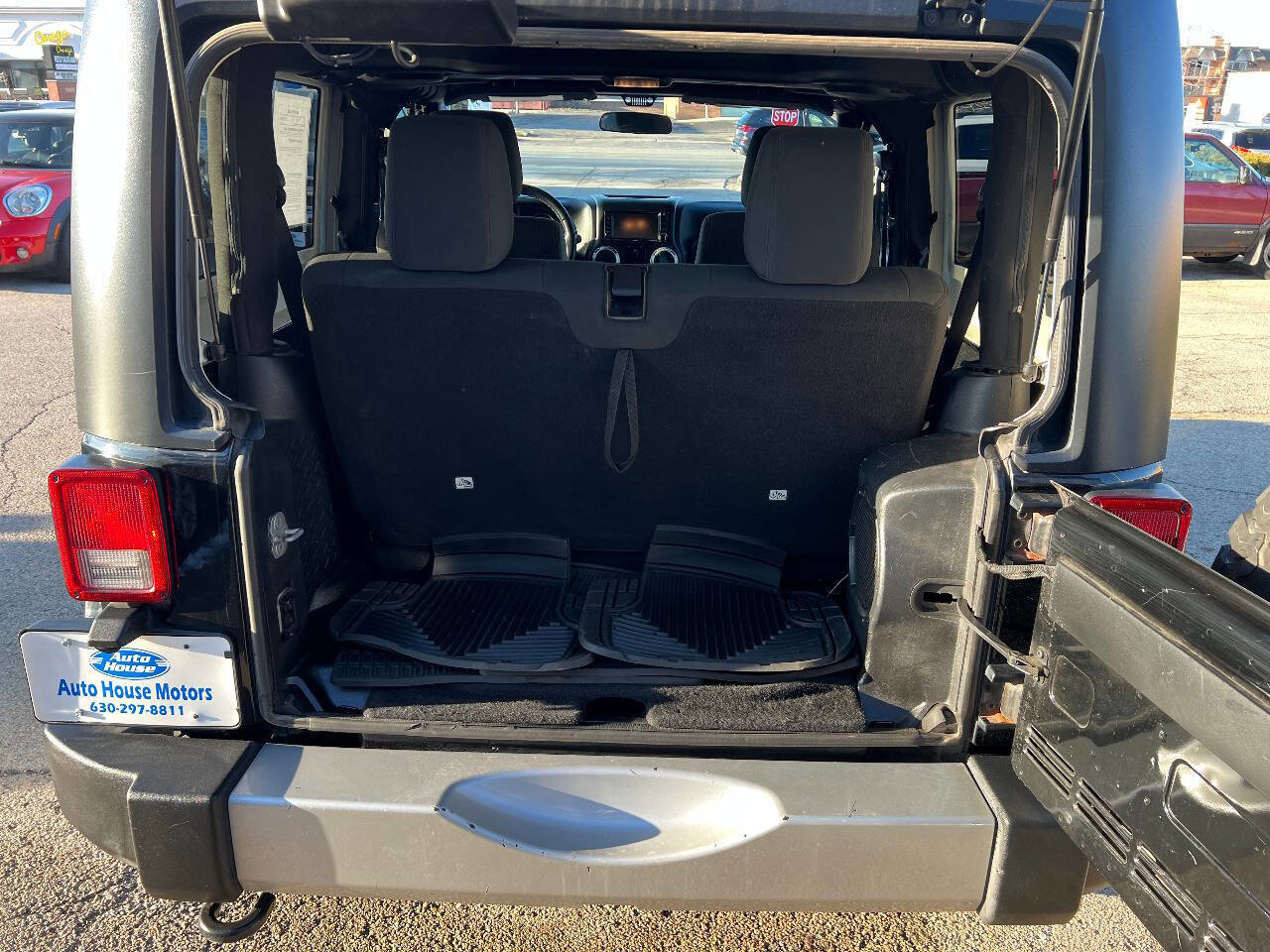 Used 2011 Jeep Wrangler Sahara image 15