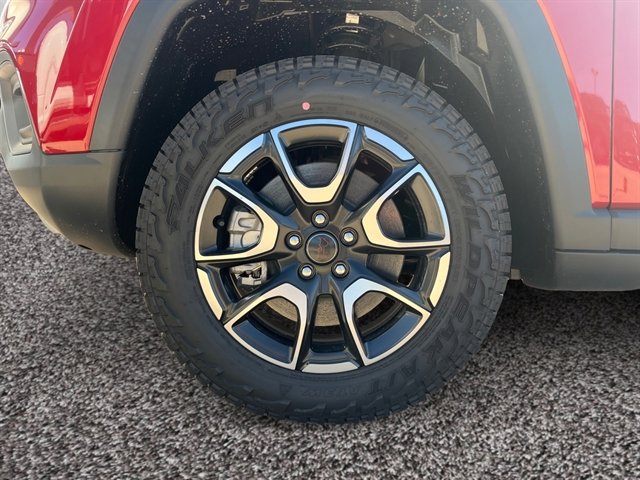 New 2025 Jeep Compass Trailhawk w/ Trailhawk Convenience Group image 14