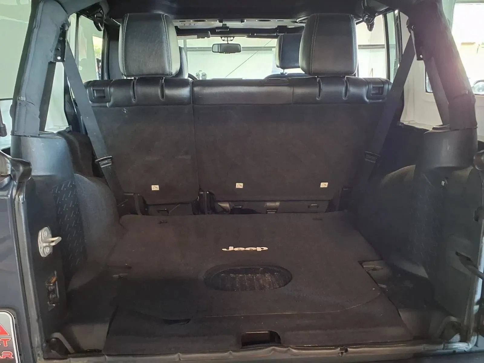 Used 2016 Jeep Wrangler Unlimited Rubicon AWD/4WD image 7