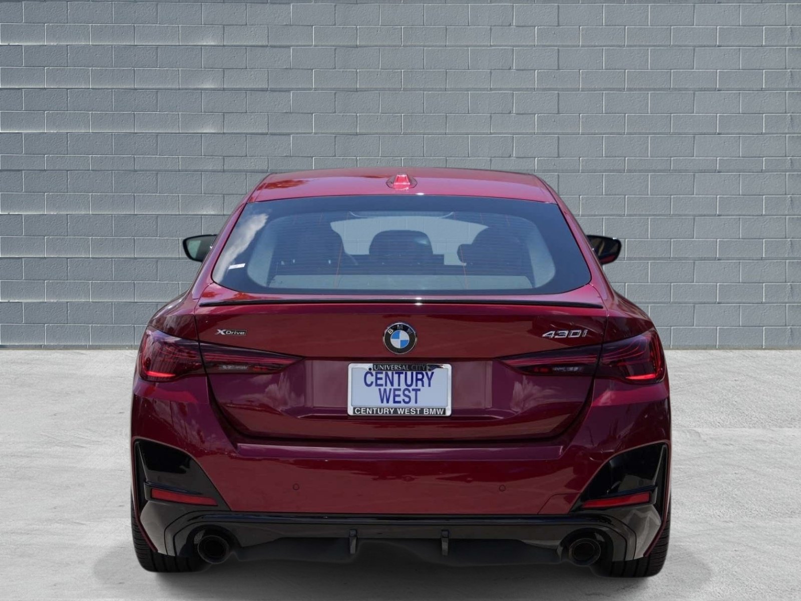 Used 2025 BMW 430i xDrive w/ M Sport Package AWD/4WD image 4