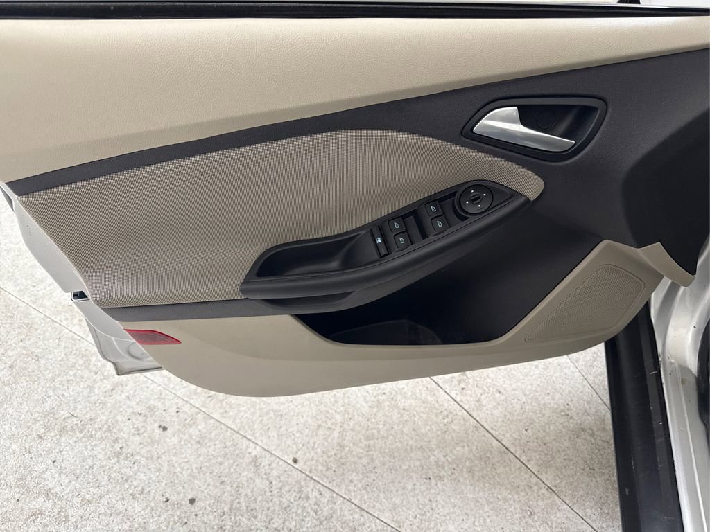 Used 2014 Ford Focus SE image 37