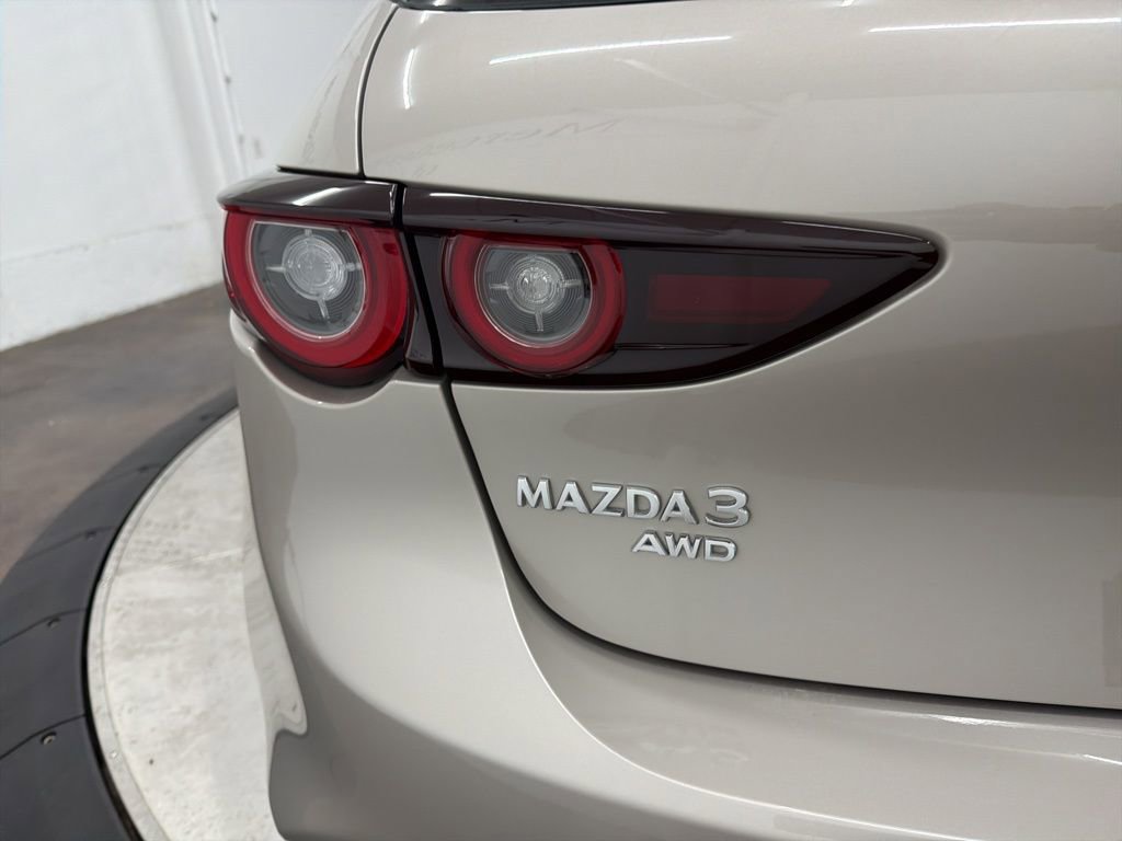 Used 2024 MAZDA MAZDA3 Hatchback w/Premium Plus Pkg image 13