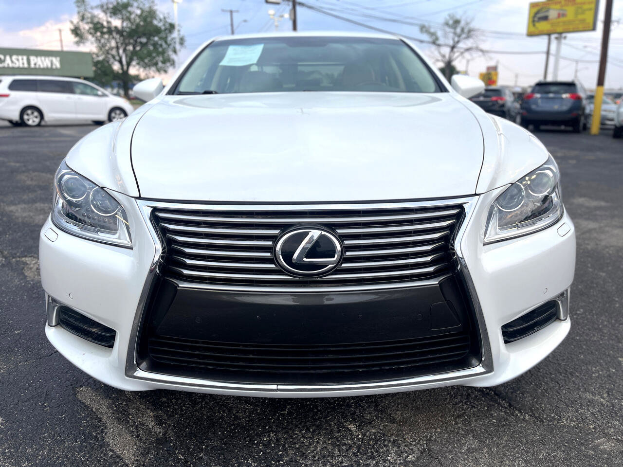 Used 2015 Lexus LS 460 Luxury image 2