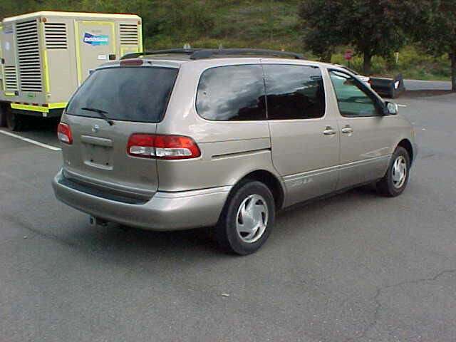 Used 2002 Toyota Sienna LE w/ Symphony Pkg FWD image 5