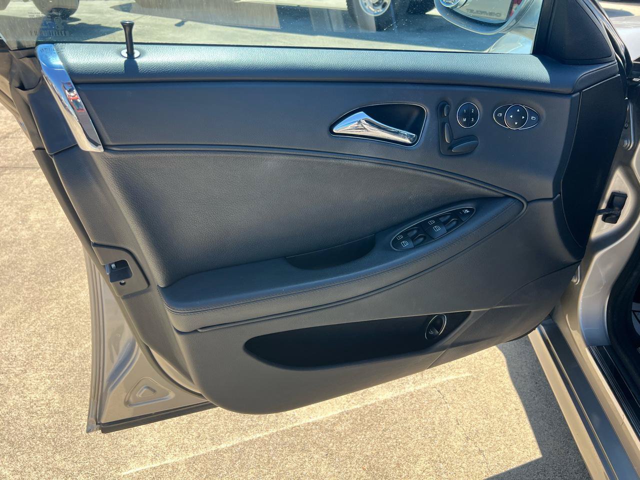 Used 2006 Mercedes-Benz CLS 500 image 23