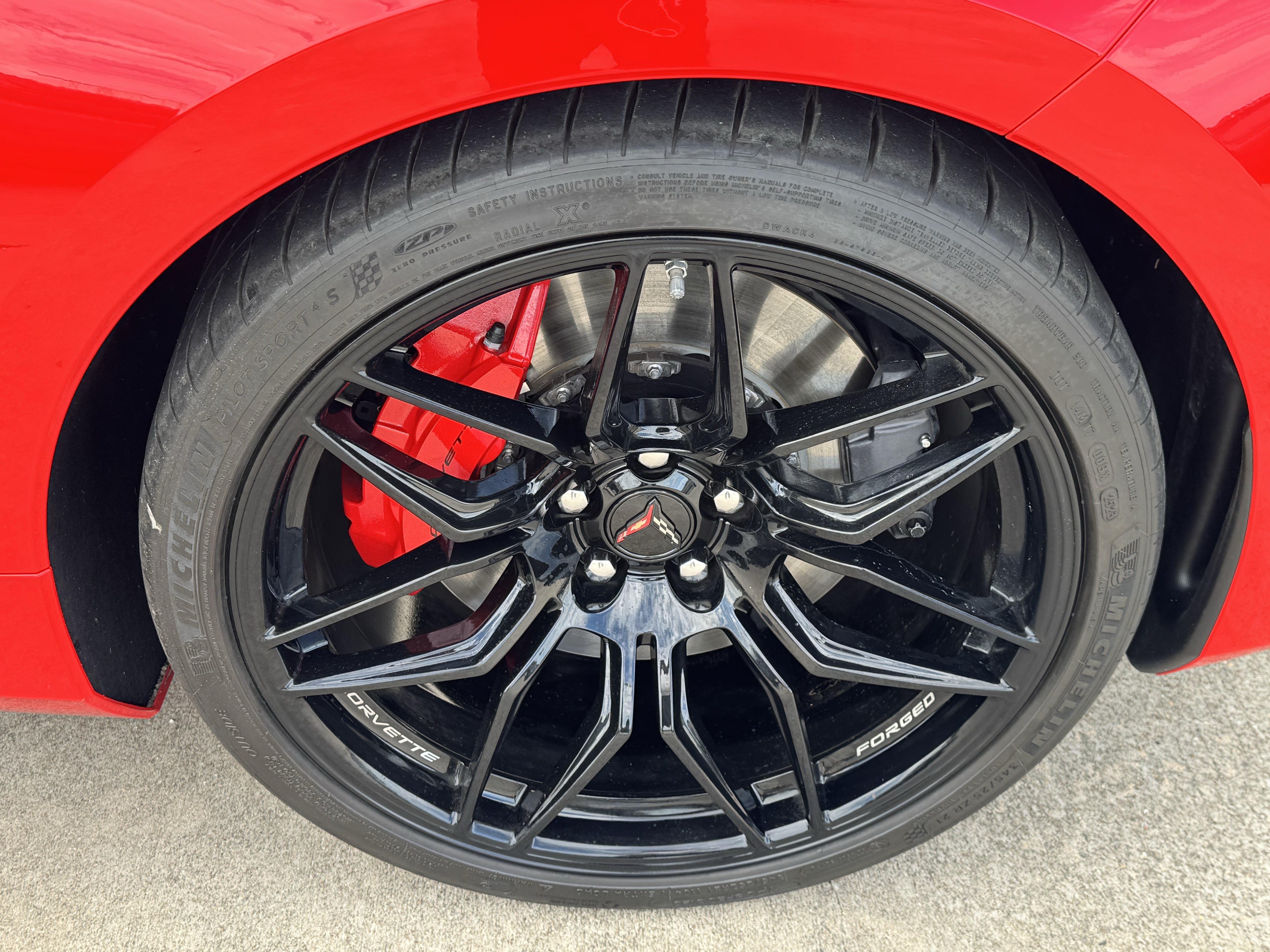 Used 2024 Chevrolet Corvette Z06 RWD image 31