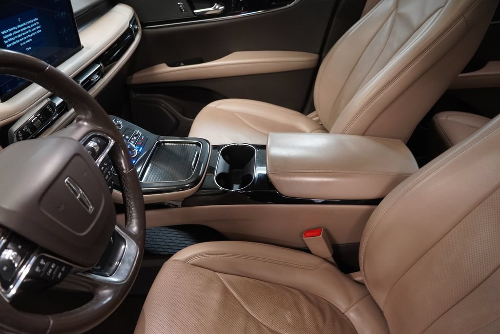 Used 2022 Lincoln Nautilus Reserve AWD/4WD image 7