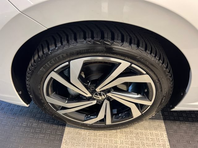 Certified 2025 Volkswagen Jetta SEL FWD image 8
