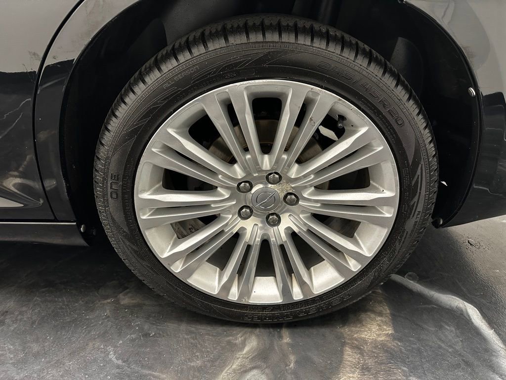 Used 2012 Chrysler 300 C w/ 19-Premium Speaker Group image 30