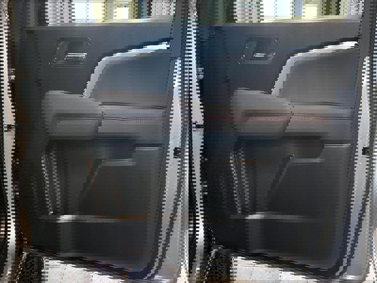 Used 2024 Chevrolet Colorado Z71 w/ Z71 Convenience Package 2 image 12