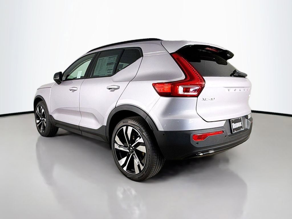 Certified 2026 Volvo XC40 B5 Ultra w/ Climate Package AWD/4WD image 5