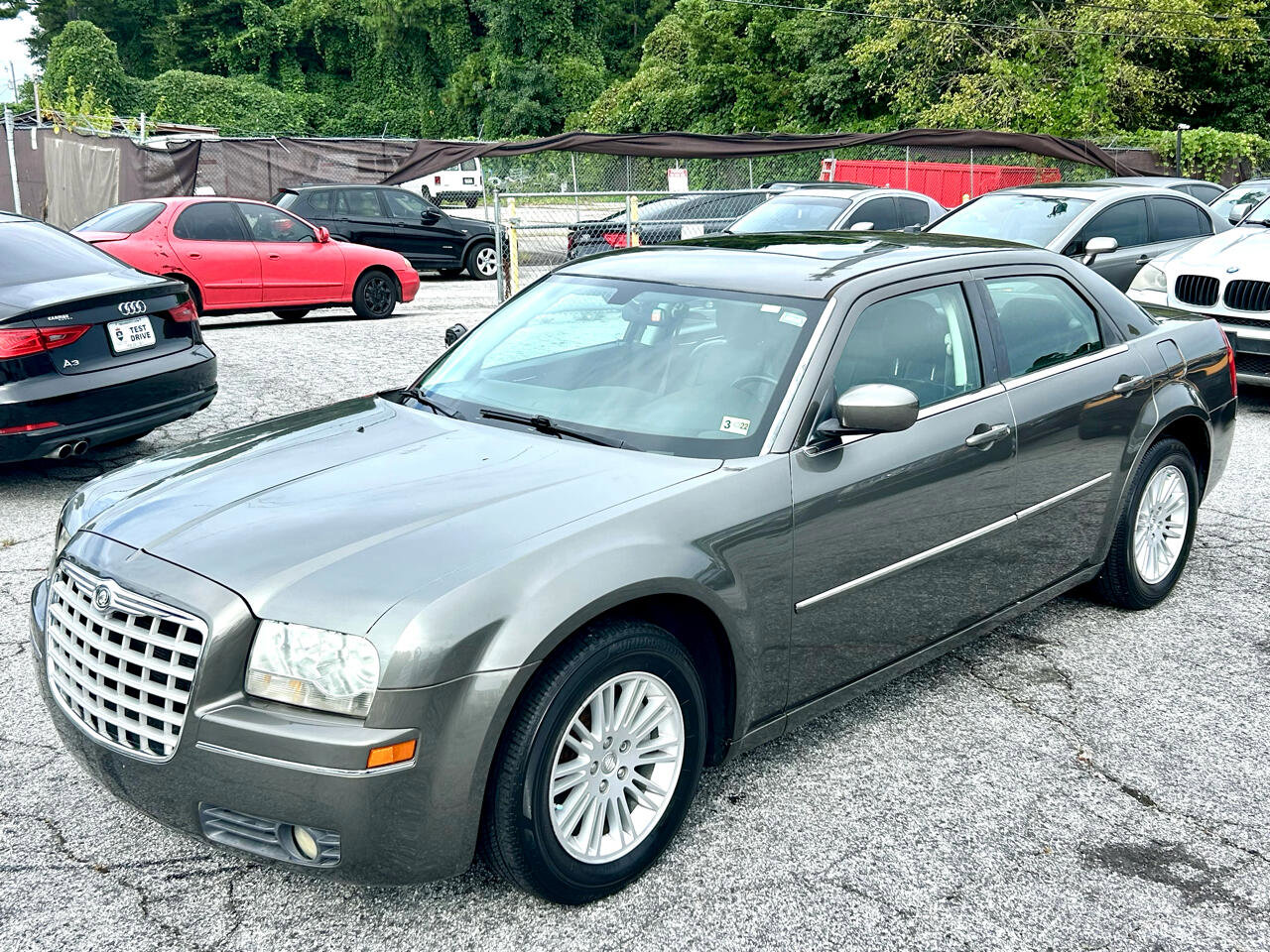 Used 2008 Chrysler 300 Touring w/ Comfort/Convenience Group image 2