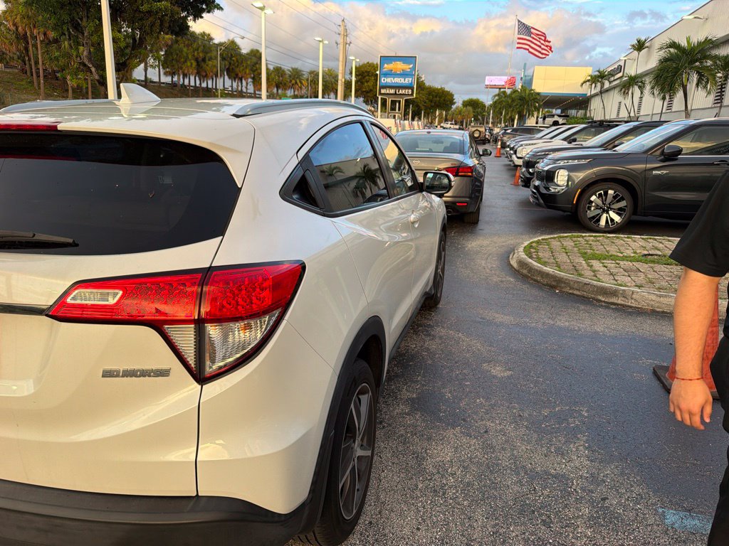 Used 2021 Honda HR-V EX image 10