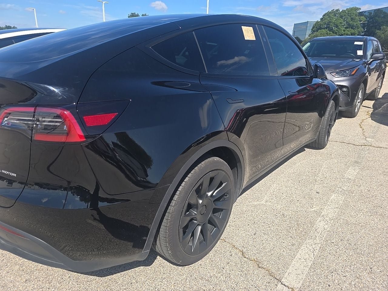 Used 2025 Tesla Model Y Long Range AWD/4WD image 5