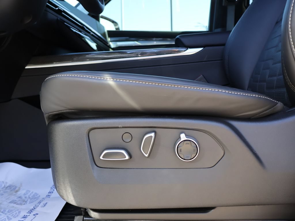 Certified 2025 Cadillac Escalade V AWD/4WD image 18