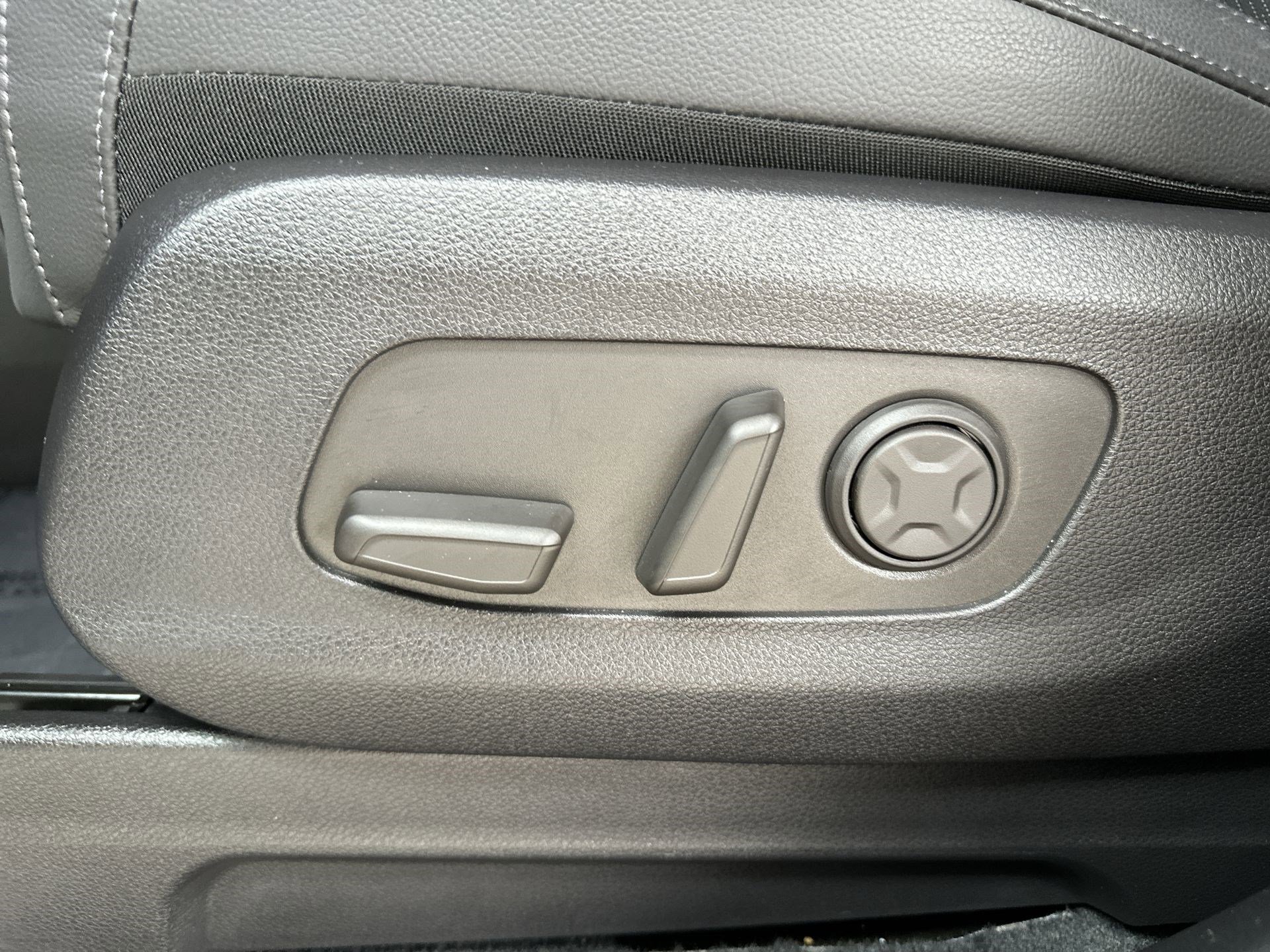 Certified 2025 Kia Carnival SX Prestige image 14