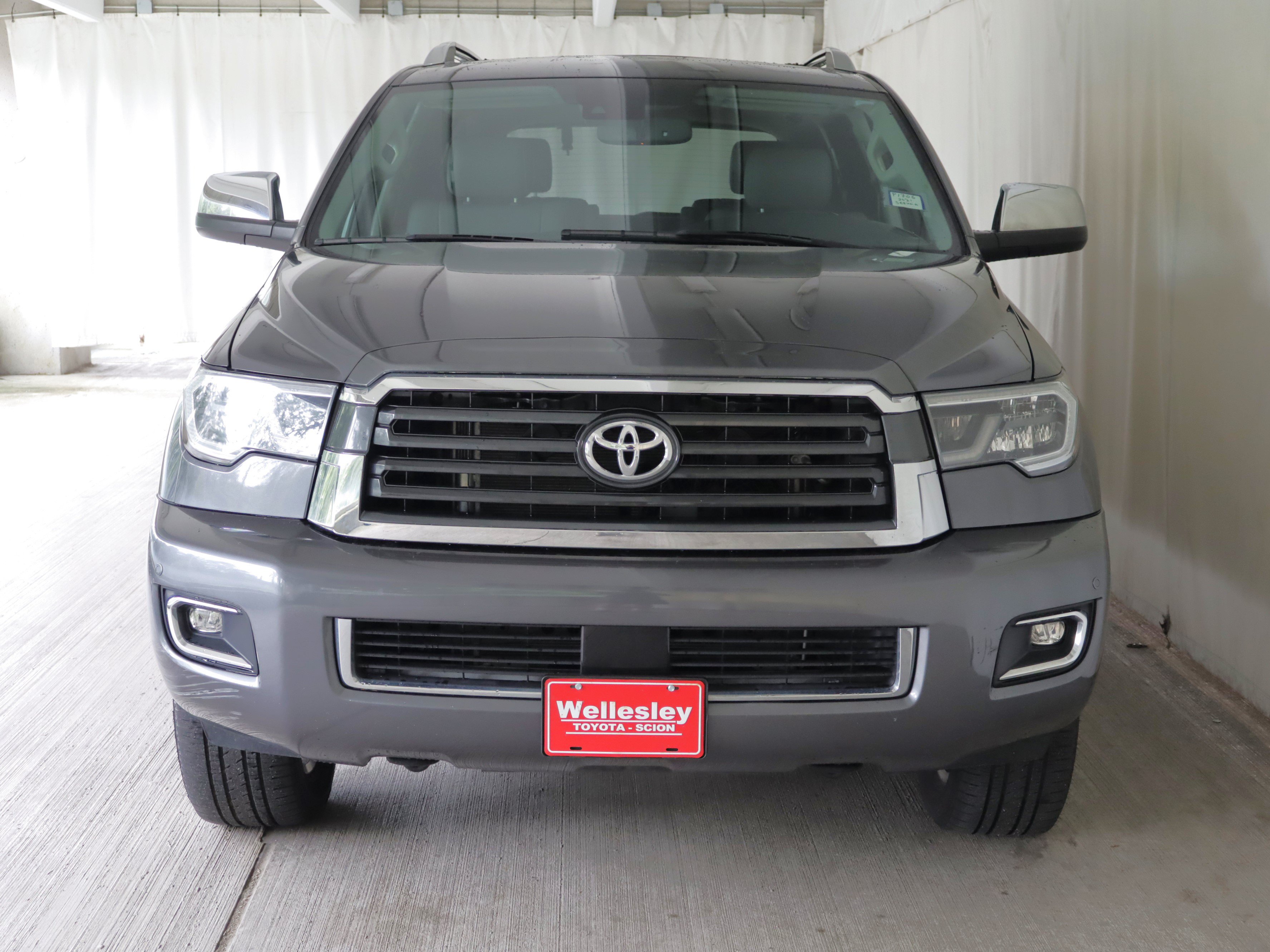 Used 2021 Toyota Sequoia Limited w/ Safety & Convenience Package AWD/4WD image 6