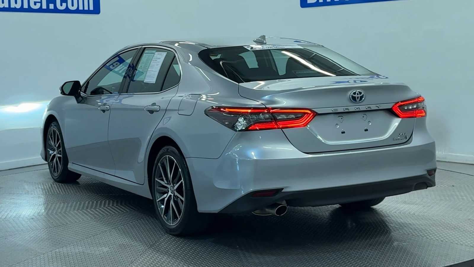 Used 2024 Toyota Camry XLE FWD image 6