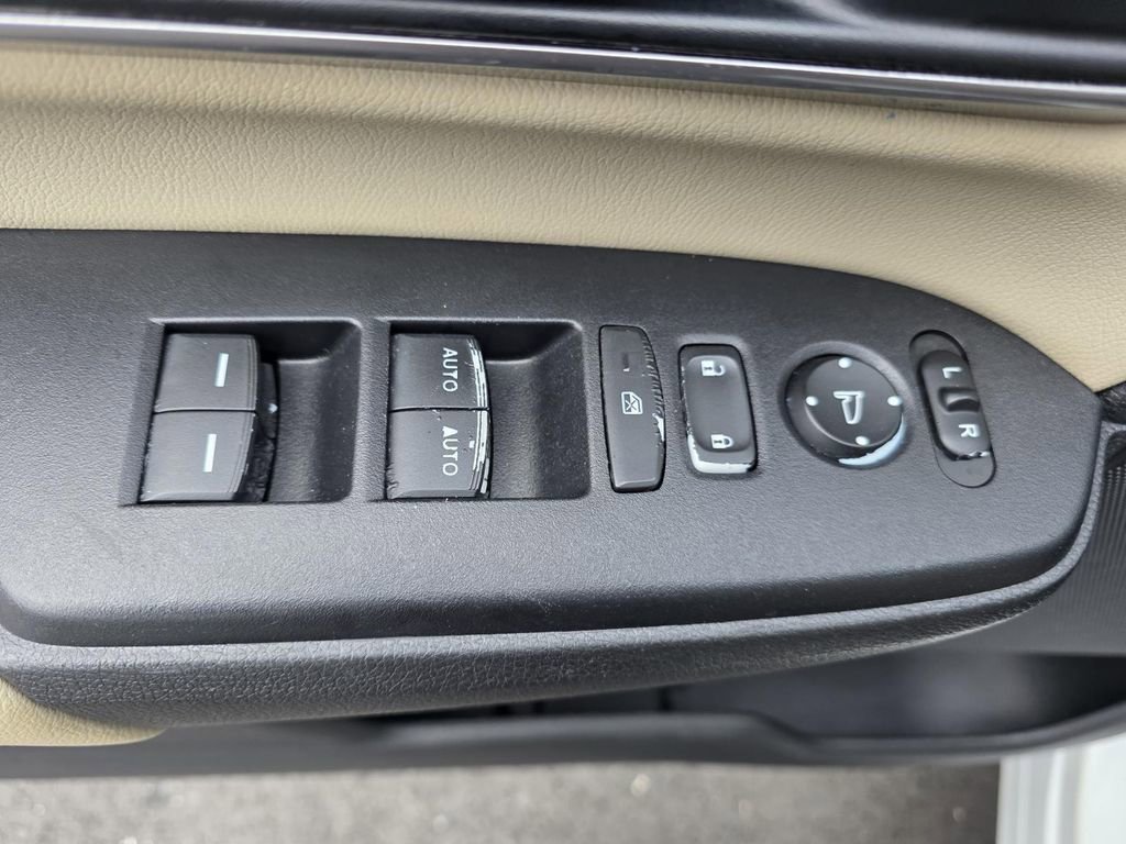 Used 2021 Honda CR-V EX-L image 12