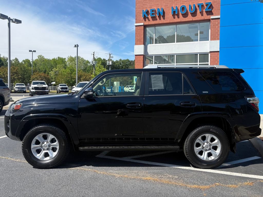 Used 2018 Toyota 4Runner SR5 Premium AWD/4WD image 2