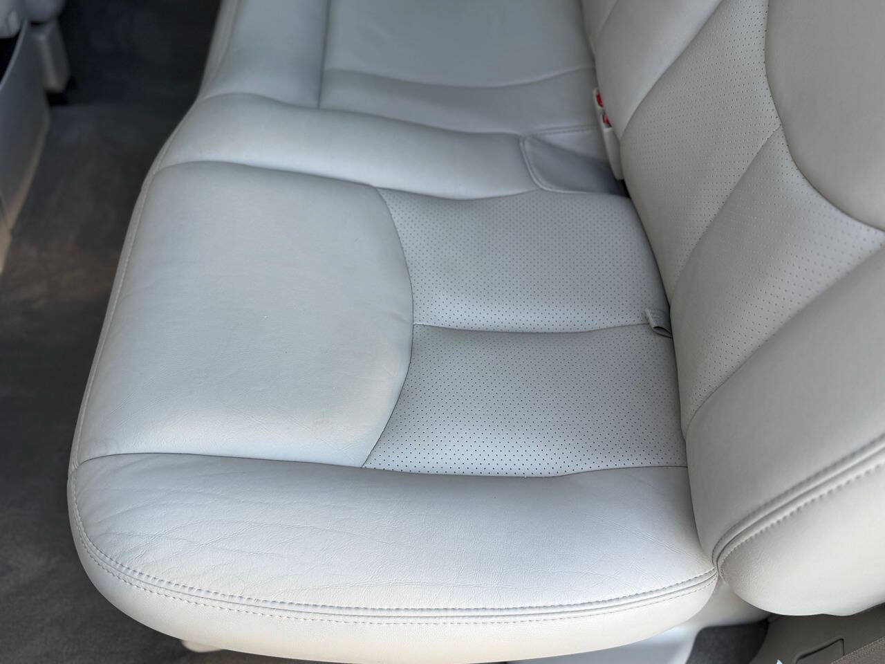 Used 2005 Cadillac Escalade EXT AWD/4WD image 36
