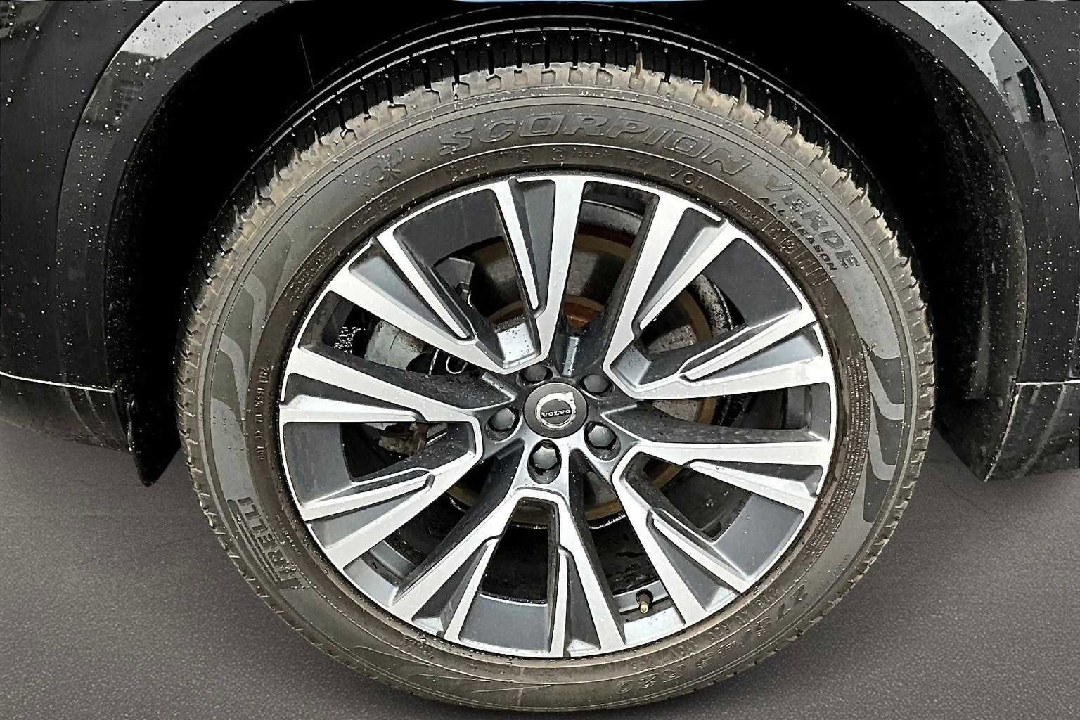 Used 2022 Volvo XC90 T6 Momentum w/ Climate Package image 8