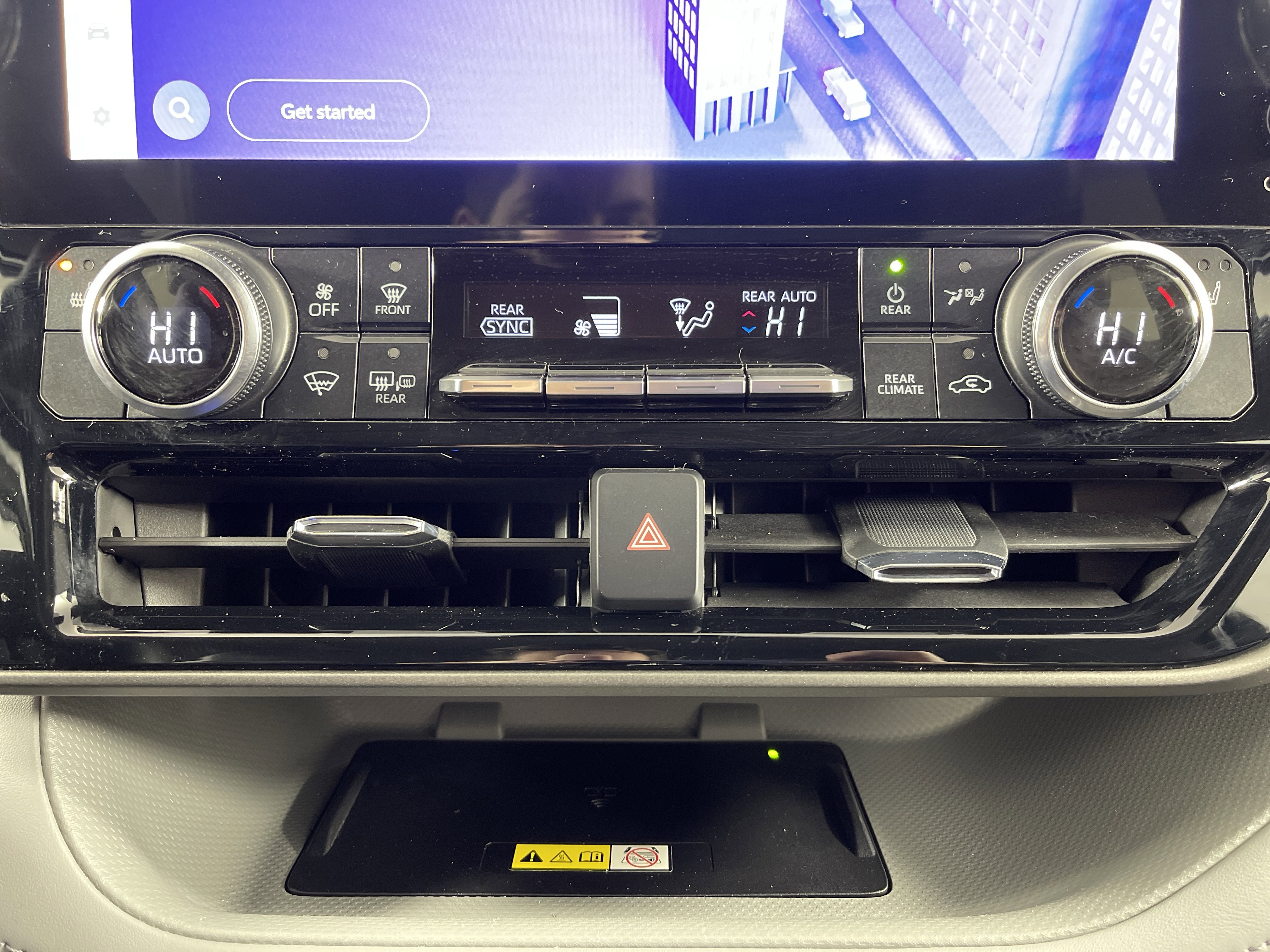 Used 2023 Toyota Highlander XLE image 24