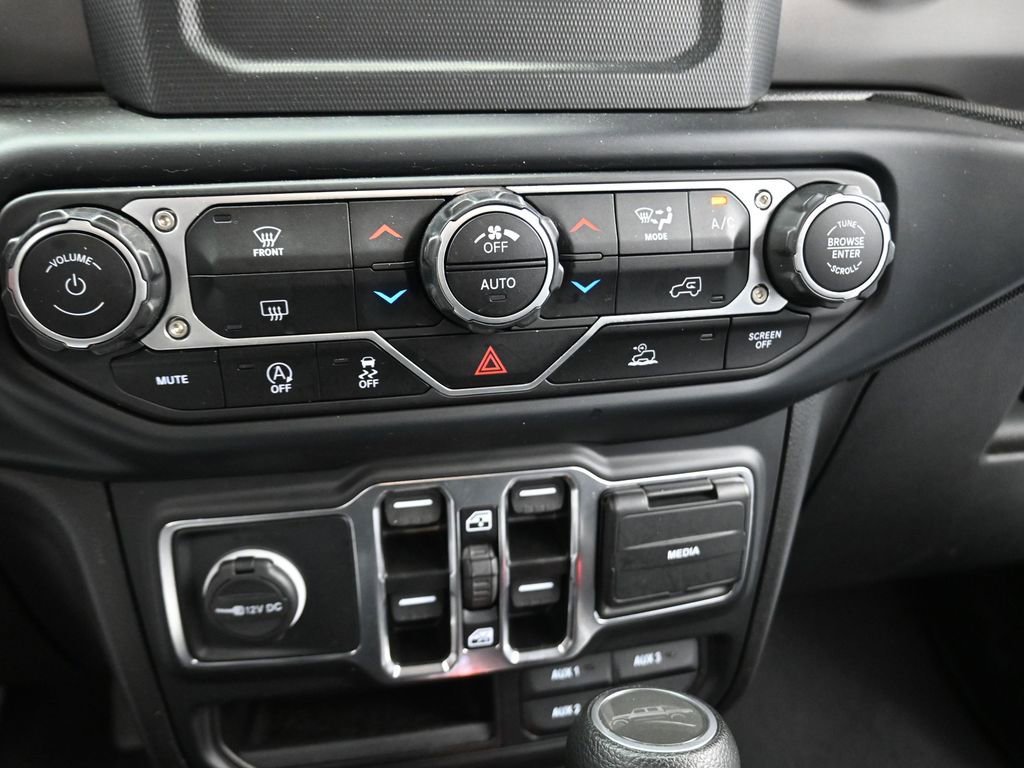 Used 2023 Jeep Gladiator Sport image 11