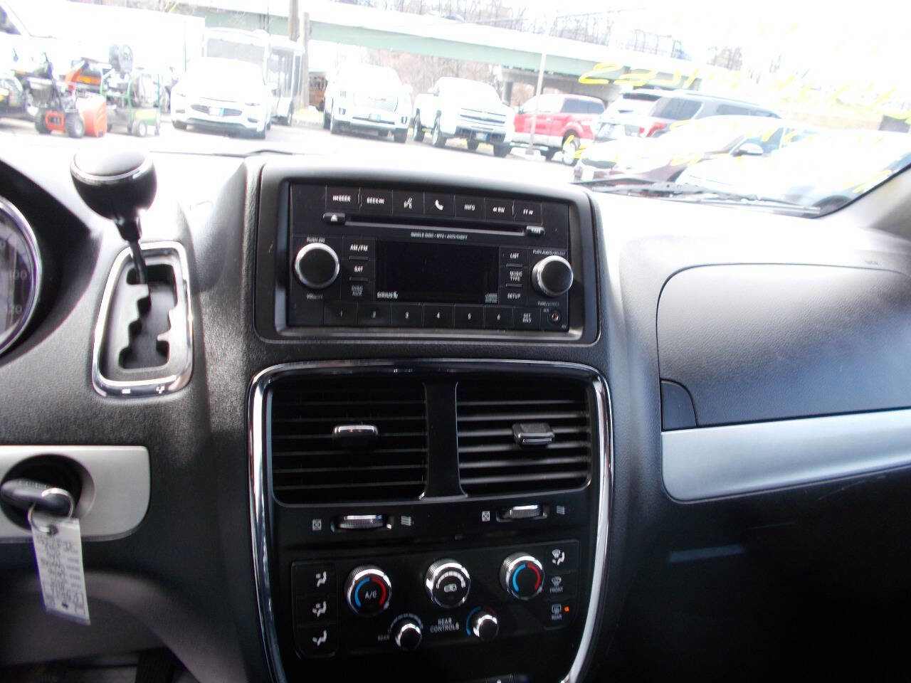 Used 2015 Dodge Grand Caravan SE w/ Quick Order Package 29E SE FWD image 12