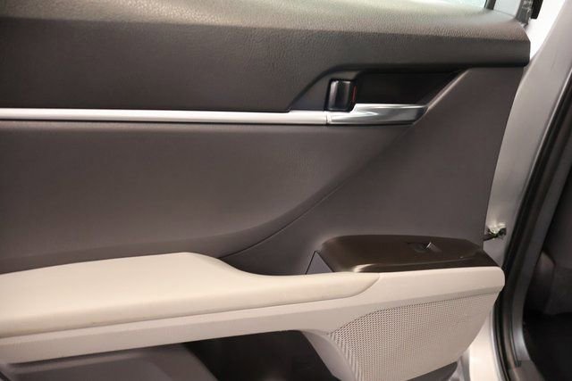 Used 2021 Toyota Camry LE image 28