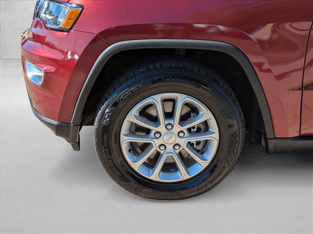 Used 2021 Jeep Grand Cherokee Laredo image 22