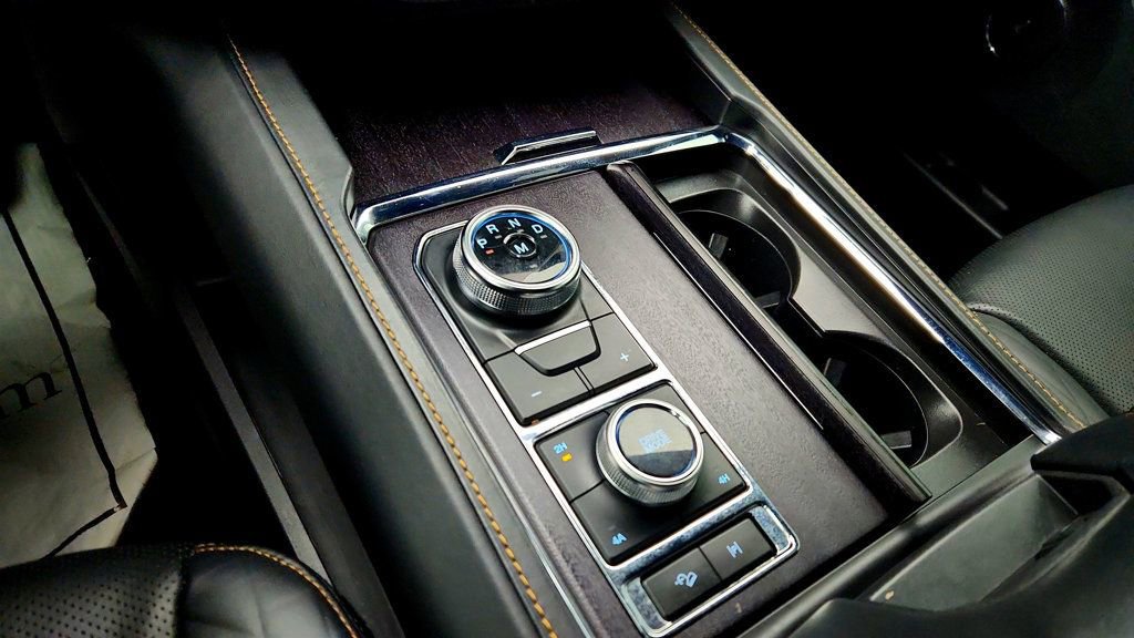Used 2023 Ford Expedition Platinum image 17