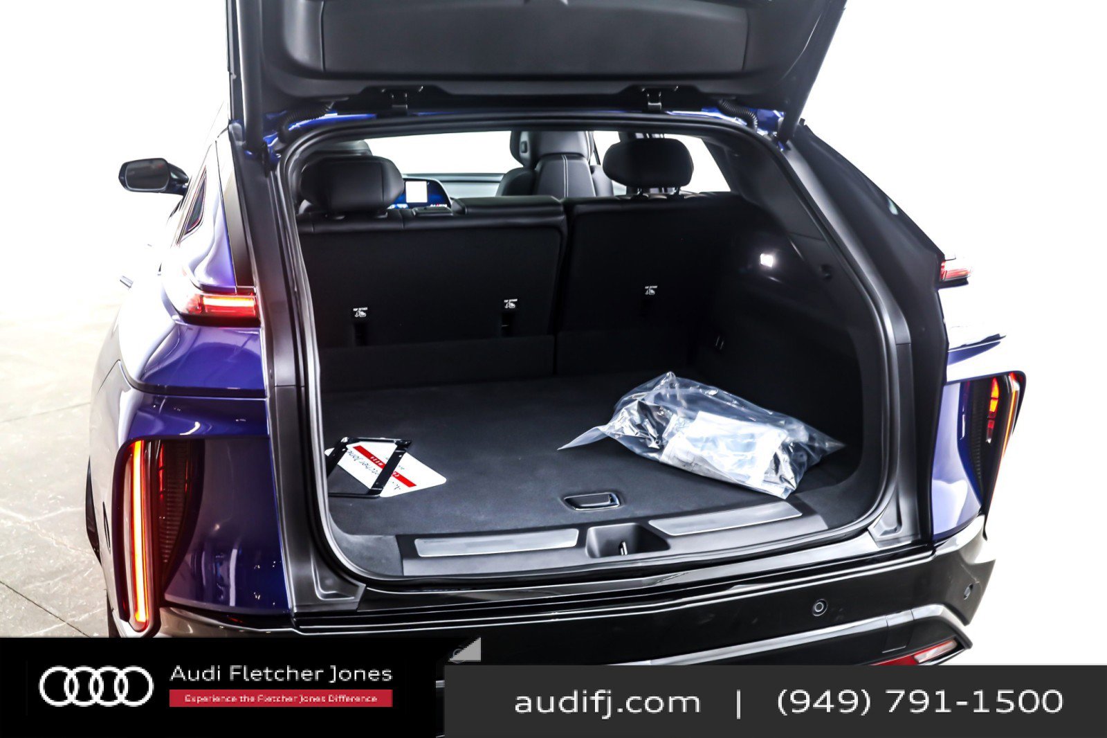 Used 2025 Cadillac Lyriq Sport image 23