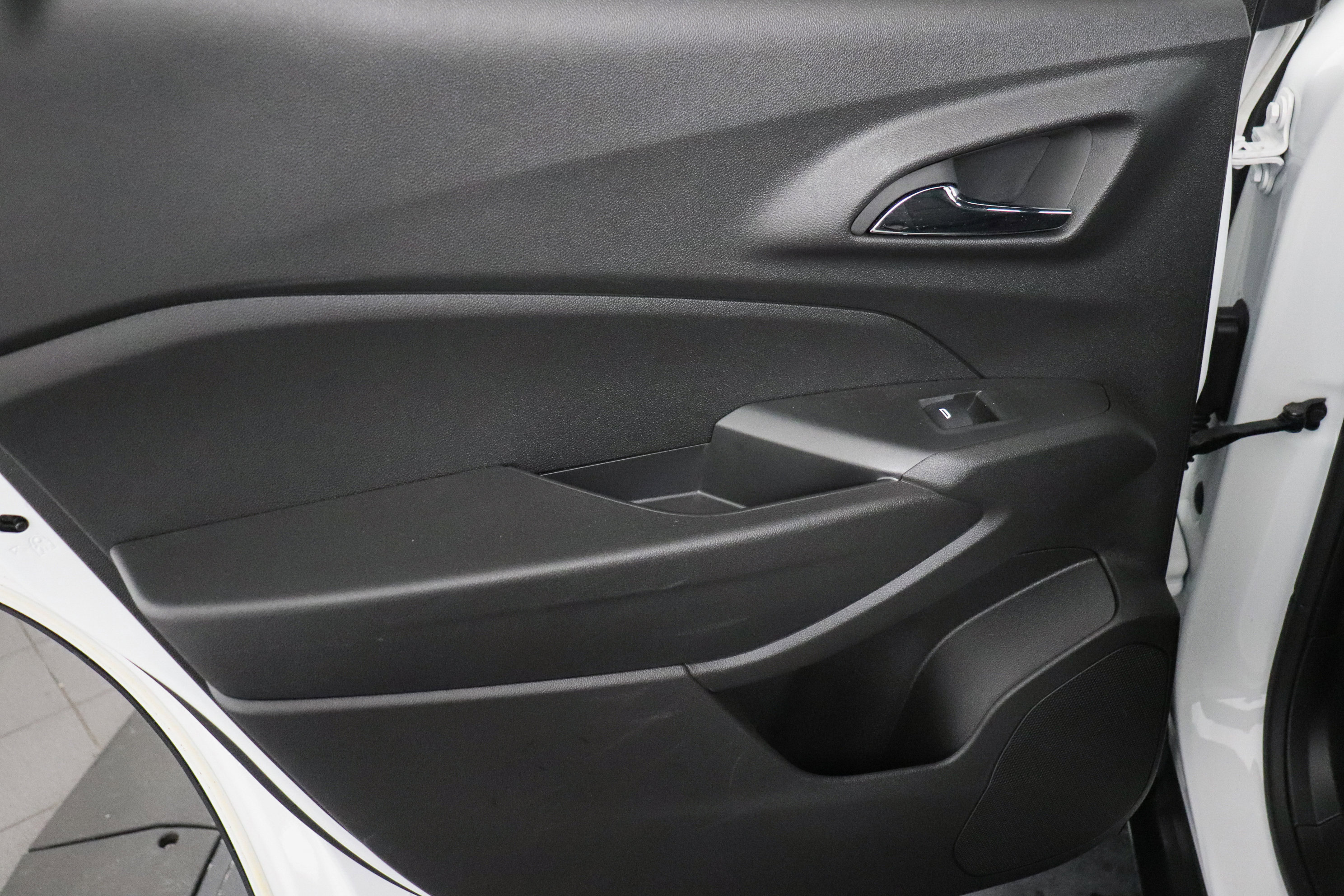 Used 2024 Chevrolet Trax RS w/ Sunroof Package image 18