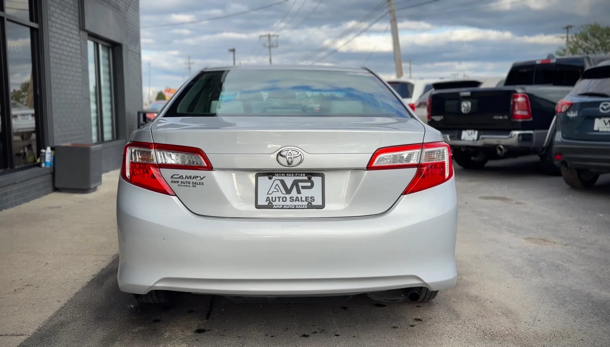 Used 2012 Toyota Camry LE FWD image 3